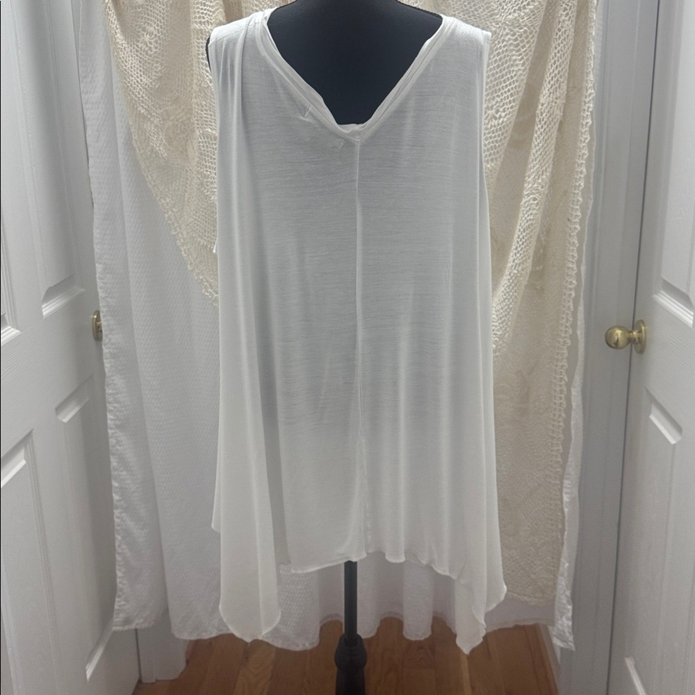 Ellos Classic White Tank Top - Picture 4 of 6